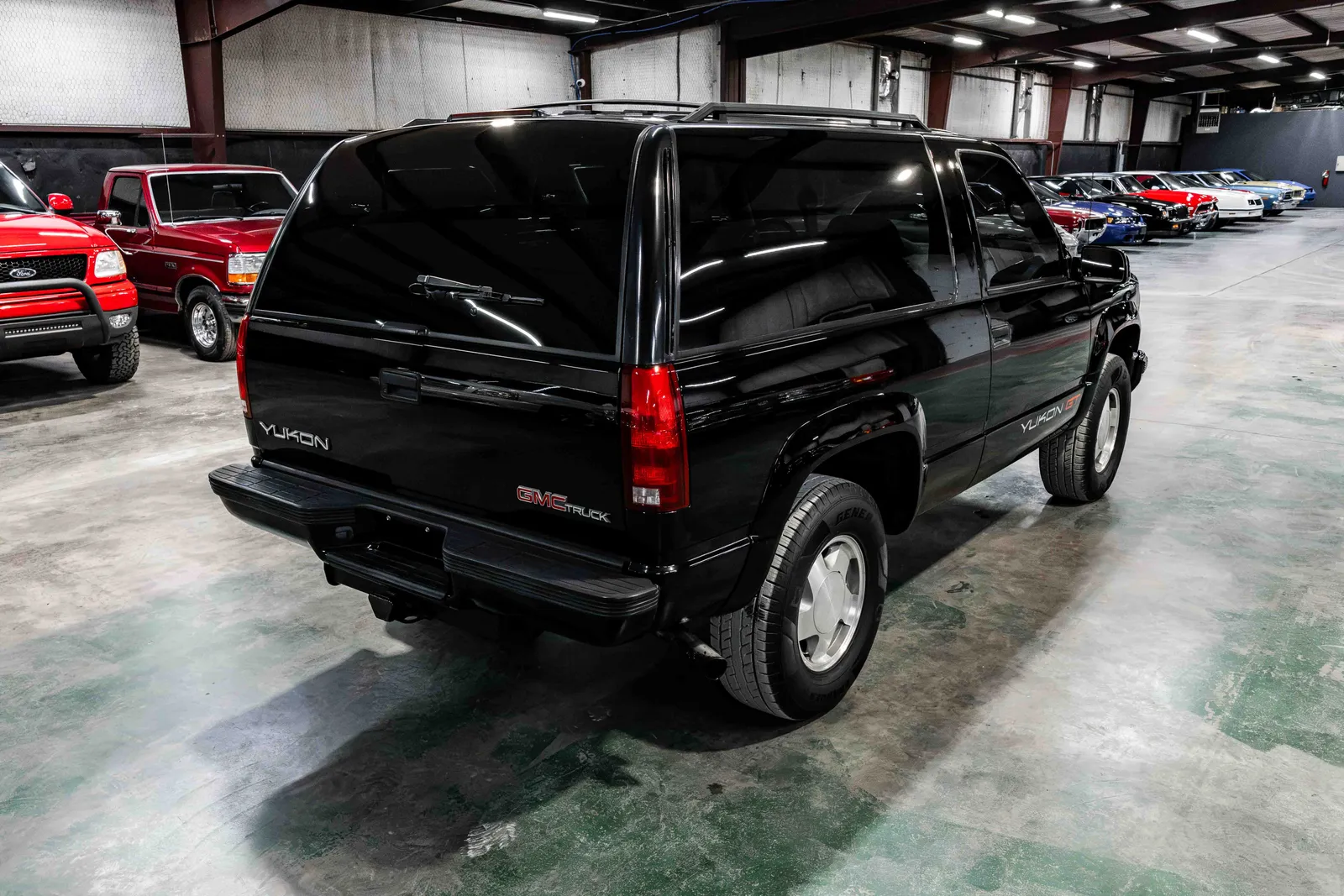  1996-GMC-Yukon-Black-521711-37.jpg